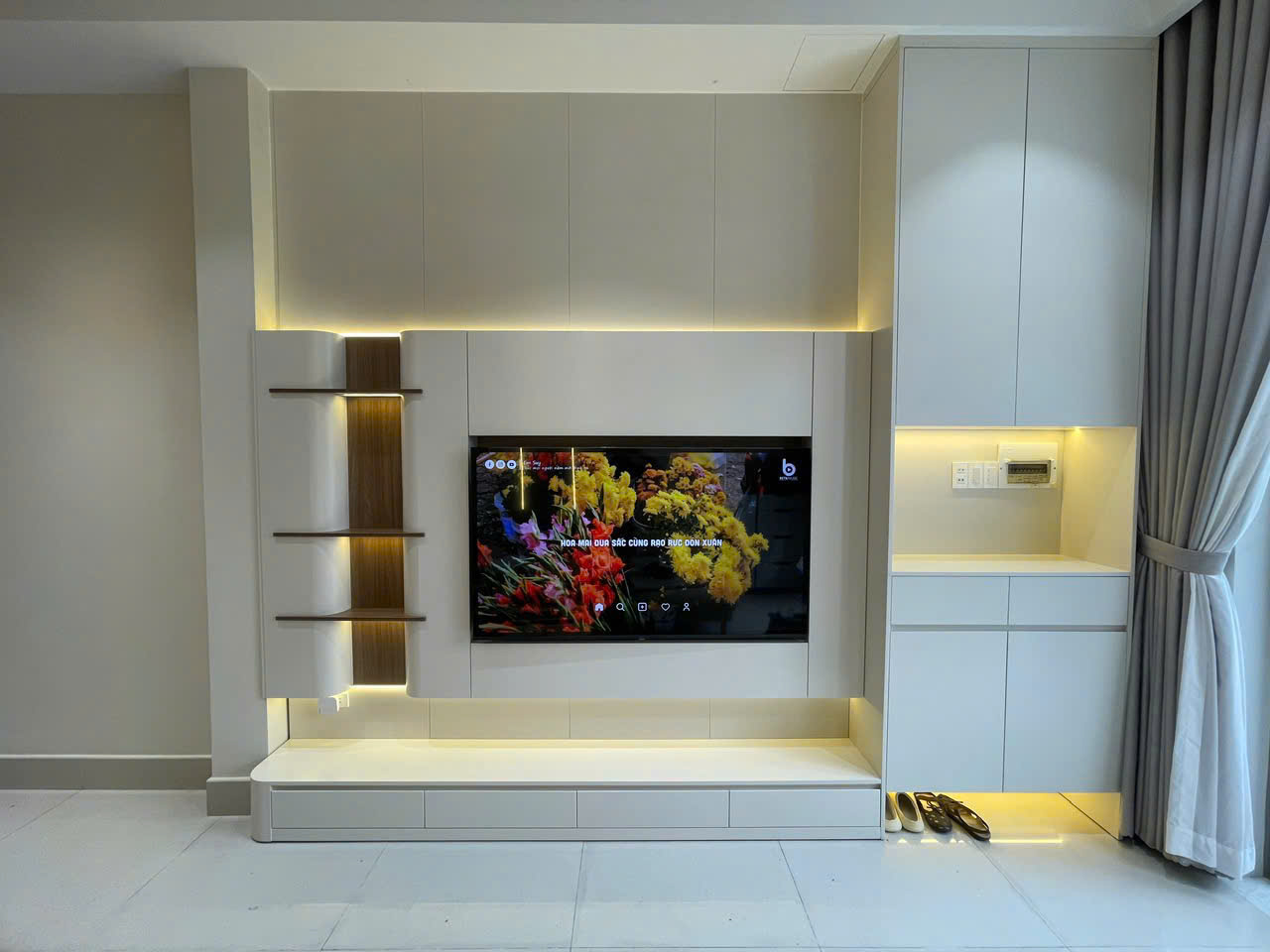 Tủ kệ trưng bày phòng khách mẫu 1